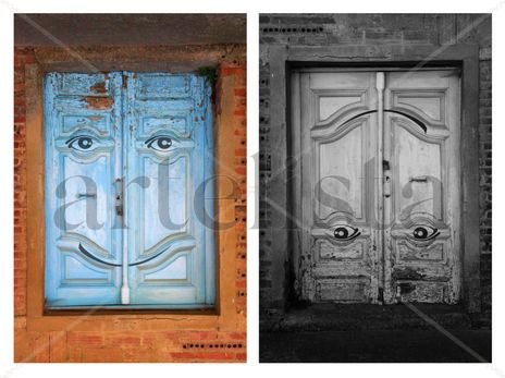 Smilesad doors