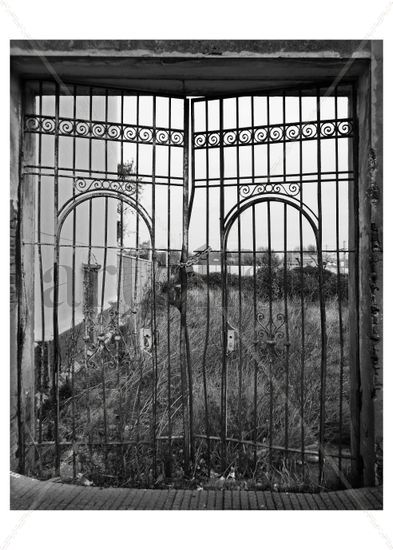 Puertas al campo Conceptual/Abstract Black and White (Digital)