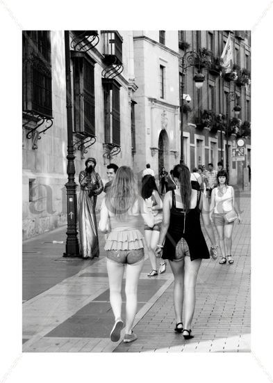 ¡Oh,que guapas! Photojournalism and Documentary Black and White (Digital)