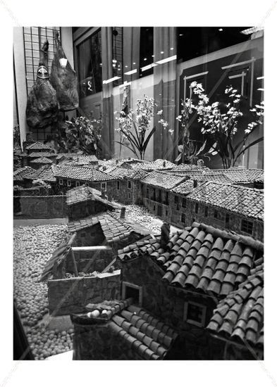 Paisaje con garbanzos y jamones Still lifes Black and White (Digital)