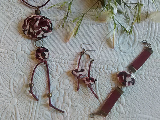 Conjunto de joyas de cerámica