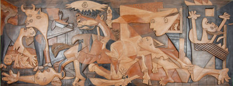 GUERNIKA talla relieve