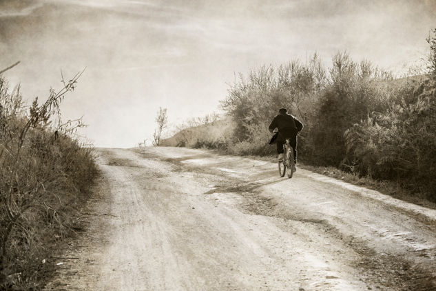 El camino diario Fotoperiodismo y documental Técnicas alternativas