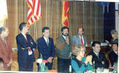 Entrega del cuadro  Paternidad  (autor Santos) para el museo Metropolitan de Newark  New Jersey 500 aniversario  descubrimiento de  América