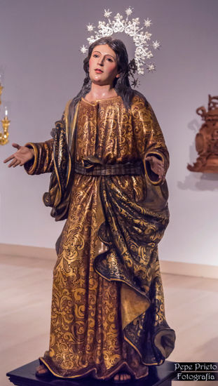 Escultura de la Virgen Madera Figurativa