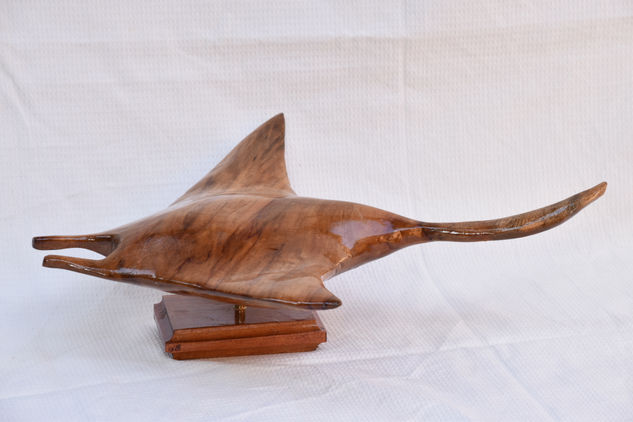 Mantaraya Wood Figurative