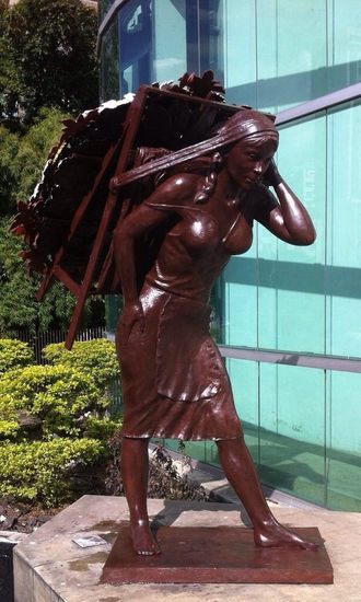 Silletera Bronze Figurative