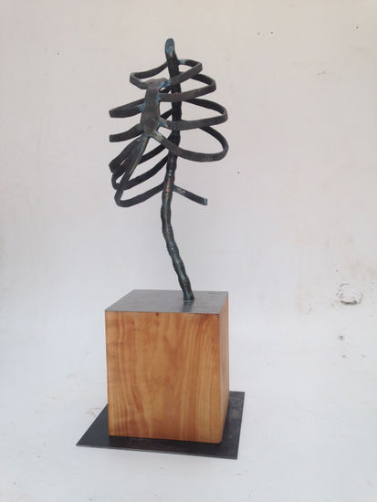 Costilas Metal Figurative