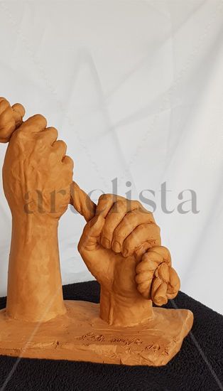 Tu fuerza Terracota Figurativa