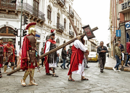 Iesvs Nazarenvs Rex...