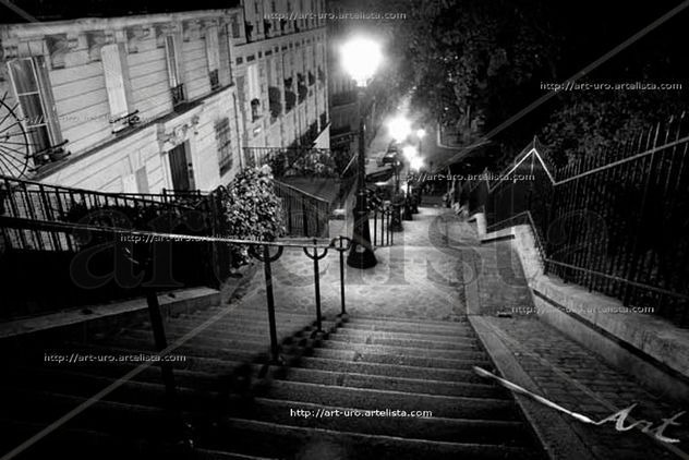 ESCALINATA EN PARIS