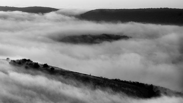 Mas de nubes Nature Black and White (Digital)