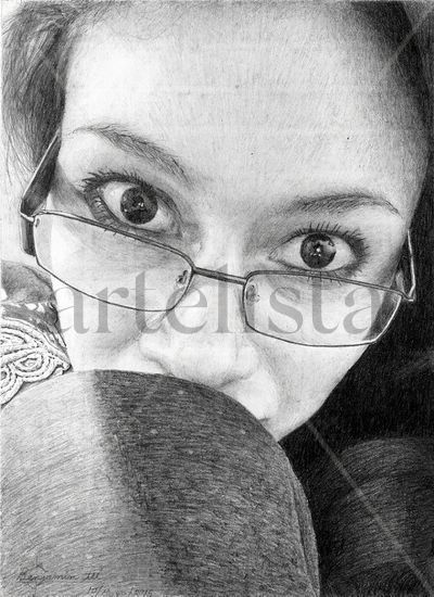 Gaby, acurrucada Graphite