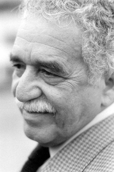 Gabriel García Márquez Portrait Black and White (Manual)