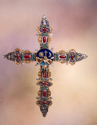 CRUZ DE ORFEBRERíA EN CRISTAL, PLATA Y ORO ( 54 X 43 CM )