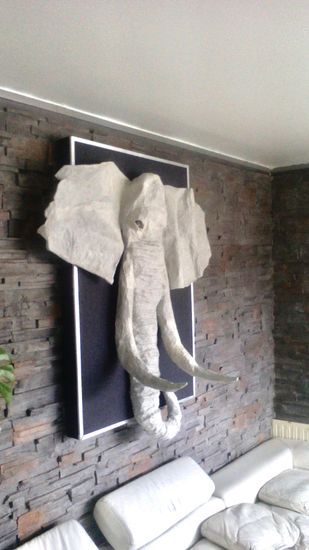 PACHYDERMATA Otros Figurativa