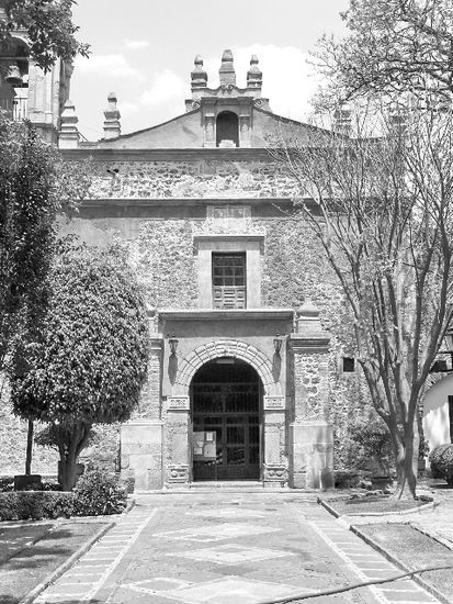 Fachada Sacra Arquitectura e interiorismo Blanco y Negro (Digital)