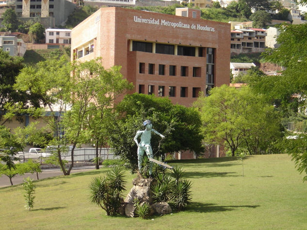 escultura monumento al niño hondureño Metal Figurativa