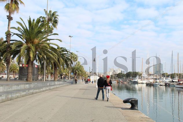 Paseando por el puerto de Barcelona