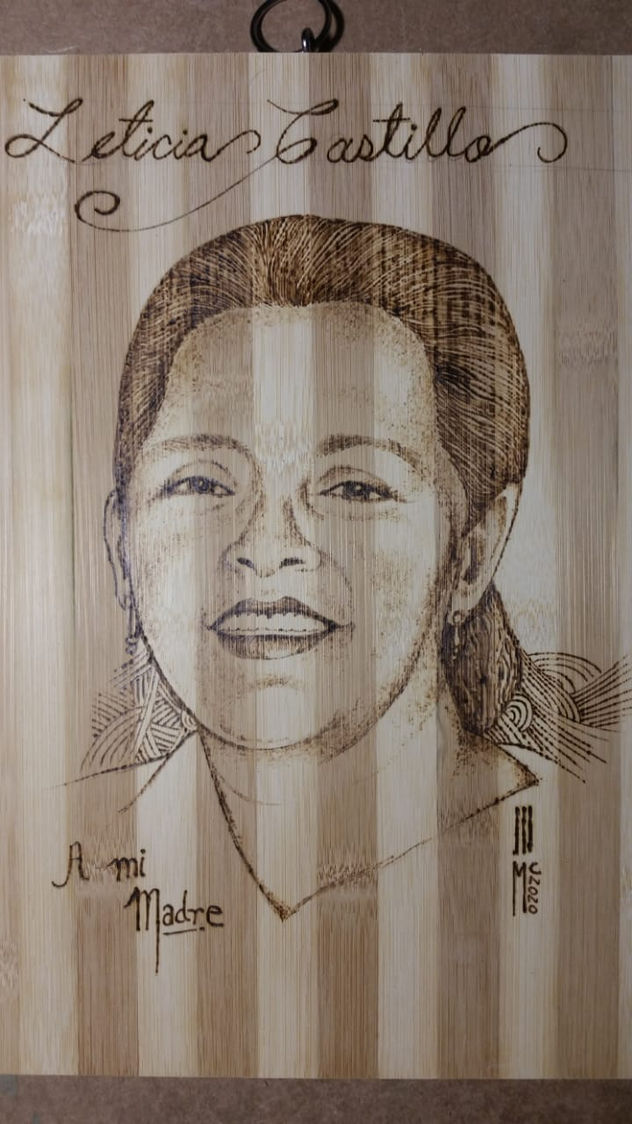 RETRATO DE MI MADRE LETICIA DE MCDONALD, PIROGRABADO