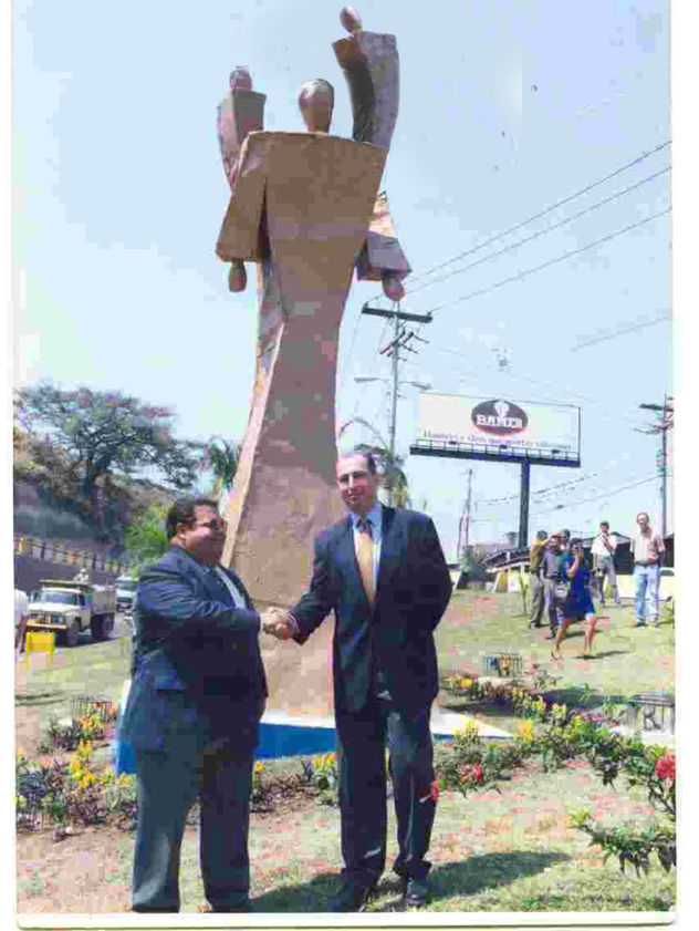 MONUMENTO AL PRORESO. ESCULTURA HONDUREÑA