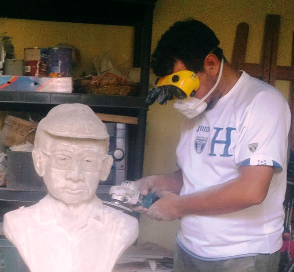 ESCULTORES HONDUREÑOS, JOHNNY MCDONALD. pintor y escultor hondureño Otros Figurativa