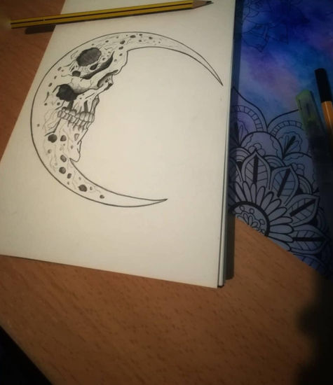 Luna calavera Pencil