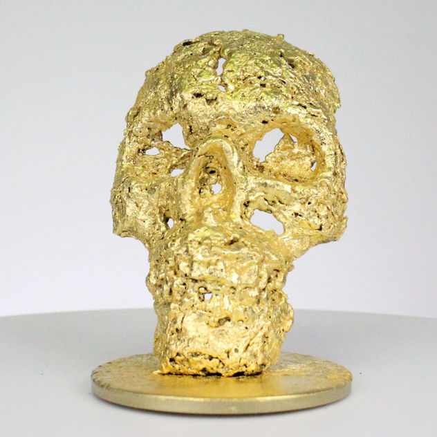 Grúa CLVII - Escultura cráneo acero hoja de oro - Arte de vanita