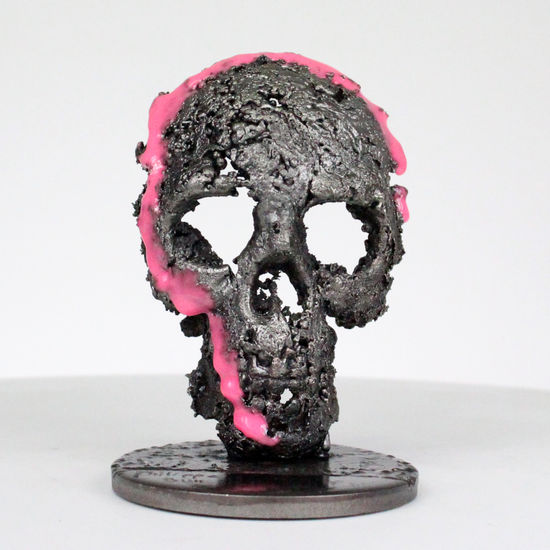 calavera CLXX - Escultura de calavera pigmentos de acero rosa - Vanity art Metal Figurativa