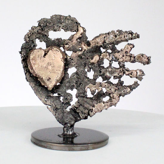 Corazón en el corazon XIII - escultura de bronce del metal del acero Bronze Mixed