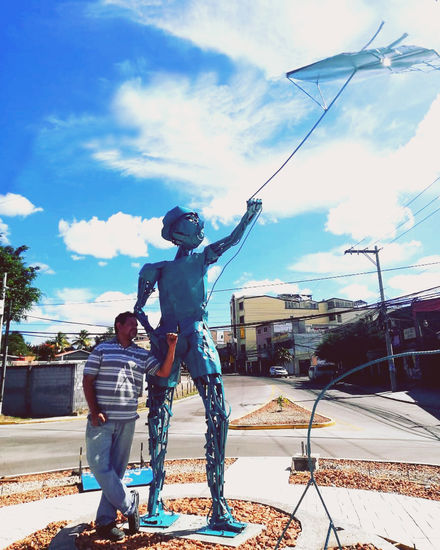 ESCULTURA HONDUREÑA, MONUMENTO AL NIÑO HONDUREÑO,ESCULTURAS DE HONDURAS, ESCULTORES DE HONDURAS Y SU OBRA, arte urbano  Juanito Hierro Figurativa