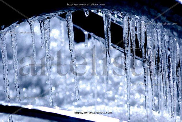 ESTALACTITAS DE HIELO