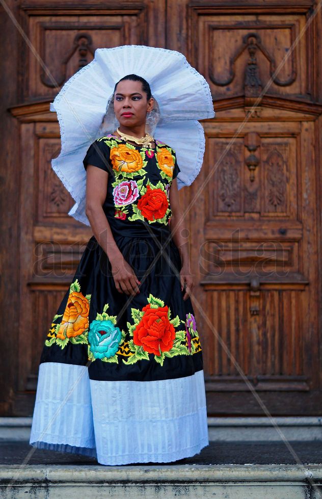 Lukas Avendaño Muxe Model.