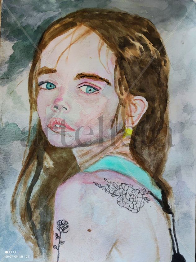 Mundo o chica con tatuaje