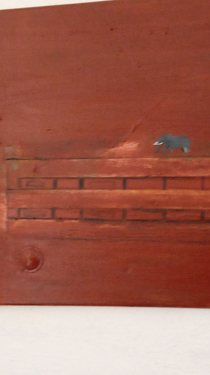 Elefante en el mueble