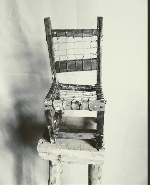 De la serie Éxodo: silla.