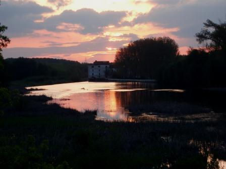 "Puesta de sol en el rio agueda"