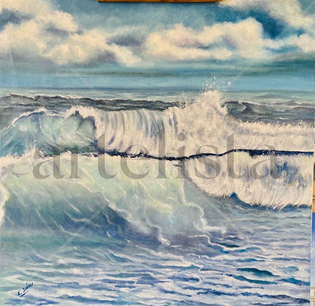 Olas con cielo nublado