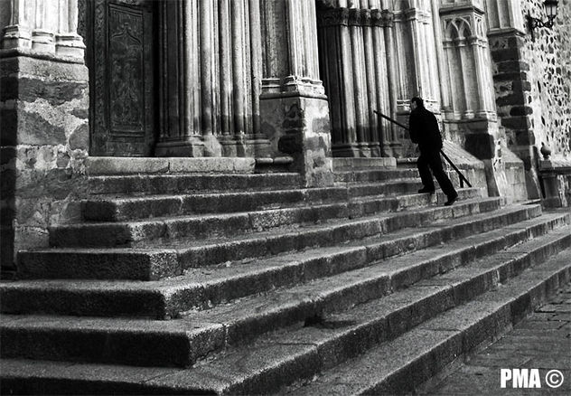 Hombre en el Monasterio de Guadalupe - Extremadura