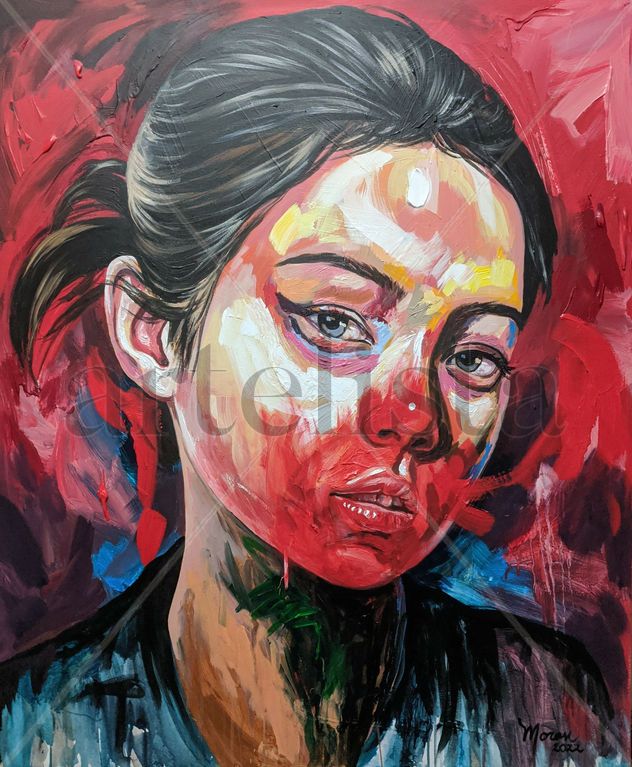 Ella besa en rojo.