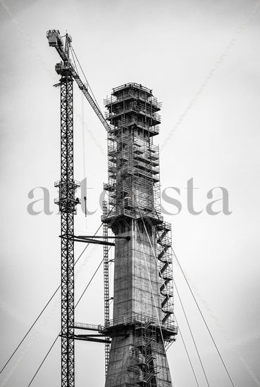 Construcción de un puente de frontera Arquitectura e interiorismo Blanco y Negro (Digital)