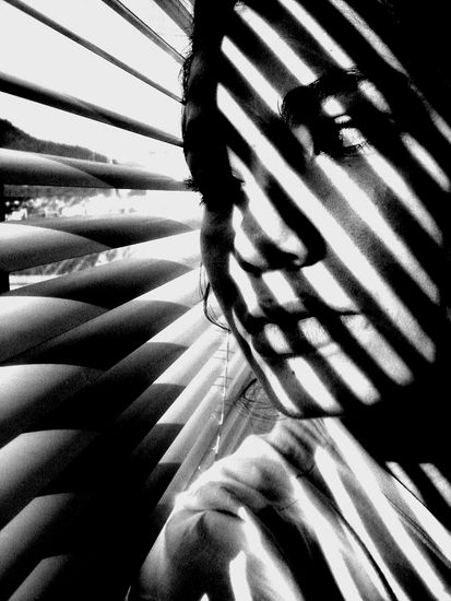 Rayas Conceptual/Abstract Black and White (Digital)