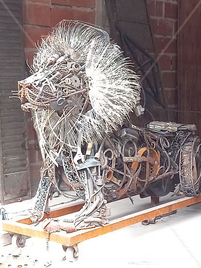 El leon Metal Figurativa