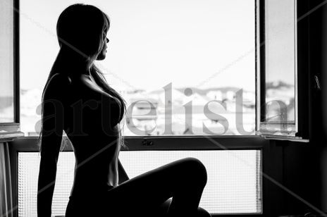En su ventana