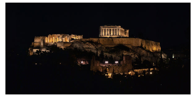 Partenón de Noche / Parthenon at Night Architecture and Interiorism Color (Digital)