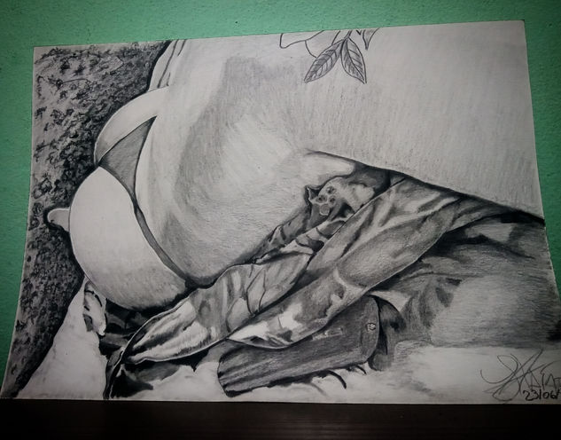 Mujer y sábanas Graphite