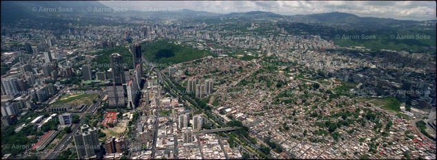 Panorámicas de Caracas Photojournalism and Documentary Color (Manual)