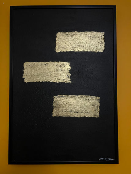 Dorado sobre negro