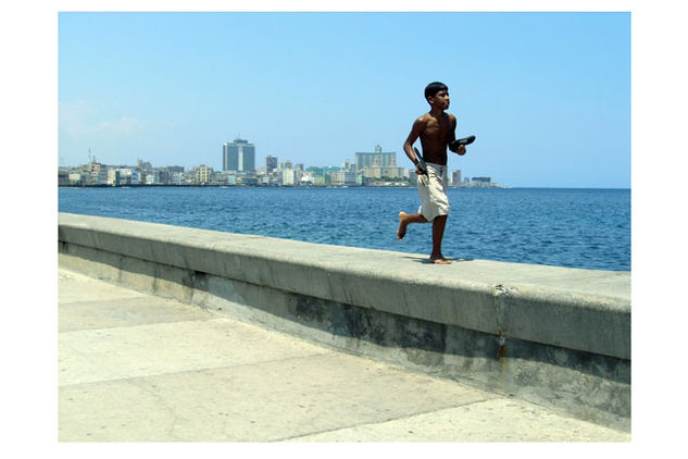 De la serie Malecón # 2 Otras temáticas Color (Digital)