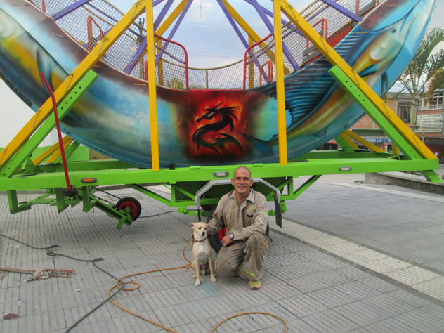 Peces y dragon en el agua